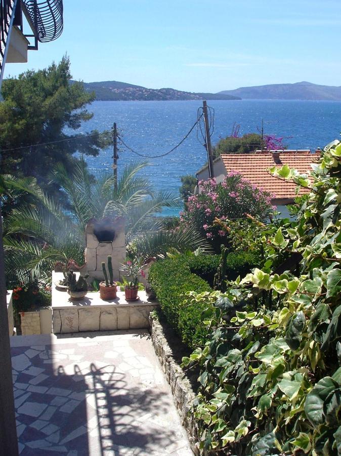 Apartments By The Sea Trogir - 11895 Buitenkant foto